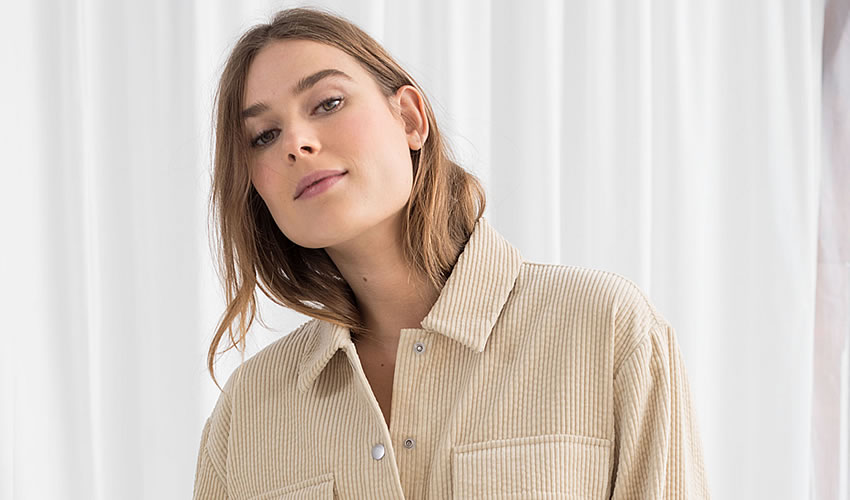 La camisa perfecta para combinar con vaqueros